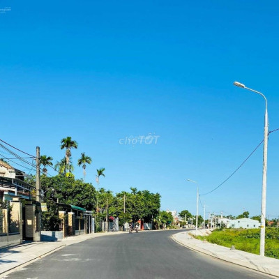 Ngộp bank bán gấp 2 lô liền kề ngang 7m ngay gần chợ giá rẻ chỉ 645tr