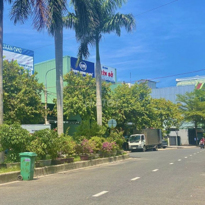 Bán gấp lô biệt thự ngang 14m đã tách sẵn giá chỉ 650tr, gần KPC