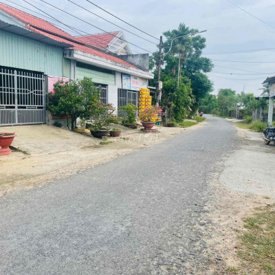 Mặt tiền đường nhựa liên xã - thông ra chợ lệ trạch