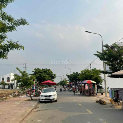 Bán lô gần Hội An, đường 16m5 gần chợ đường nhựa khu dân đông