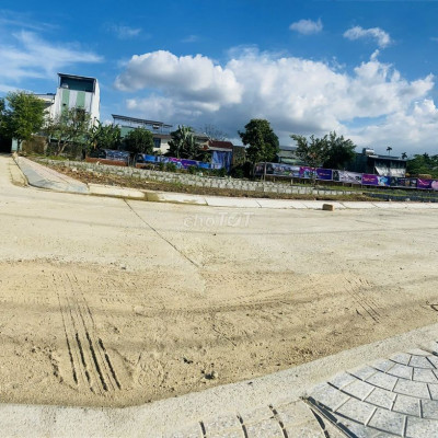 tôi cần bán gấp lô đất gần chợ trường học, mua đã lâu, nay cần bán gấp