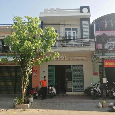 cần bán nhà 02 tầng, 02 phòng ngủ, khu dân cư đông đúc, sát ubnd phườg