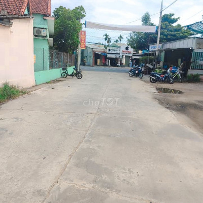 Đất biệt thự sạch đẹp sát QL1A - 2 mặt tiền trước sau - Giá 6xxtr/1 lô