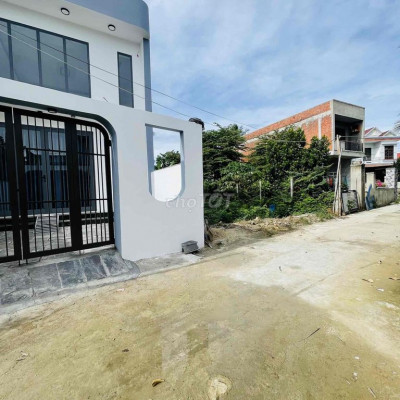 sụp hầm lô đất ngay uỷ ban ĐTN, đương oto đến nơi, ngang 8m