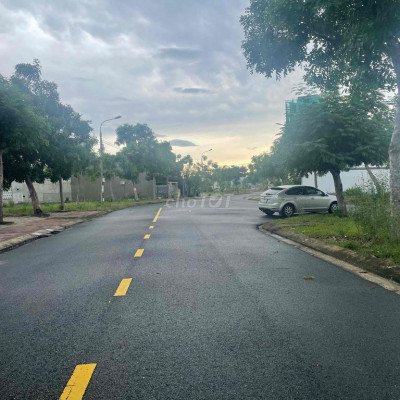 Lô đất đối diện công viên, đường nguyễn hà bổng kdt số3