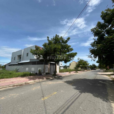 lô gần chợ LAI NGHI, tiện kinh doanh đg 16m5, sát nhà dân, sẵn sổ hồng