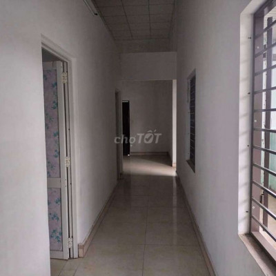 Cần bán njaf cấp 4 kiên cố , sach sẽ không cấn tâm linh