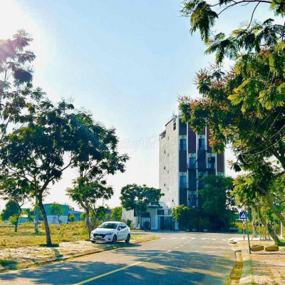 biệt thự mini cạnh trường FPT, đối diện công viên