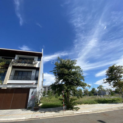 Chỉ còn 1 lô 100m2 SHR ở đối diện Siêu thị Go!  giá 1.75 tỷ