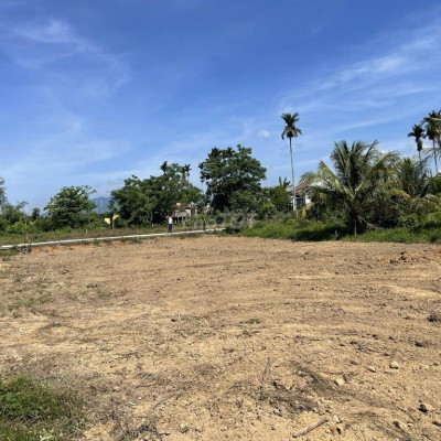 2 mặt tiền đường 6m và 4m lô đôi 360m2 sát đường nhựa view hồ sen