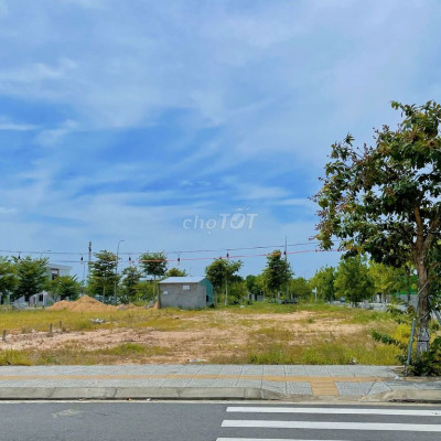 Đất mặt tiền kinh doanh 100m2 SHR, Sát siêu thị BigC 20m, BV đa khoa