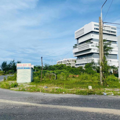 lô góc đối diện công viên, cách FPT 100m