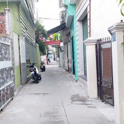 NHÀ CẤP 4 , 2 MẶT TIỀN NGAY TT VĨNH ĐIỆN