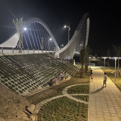 Đất ven biển Kđt Sentosa lô góc công viên, S: 141m2, đường 7m5