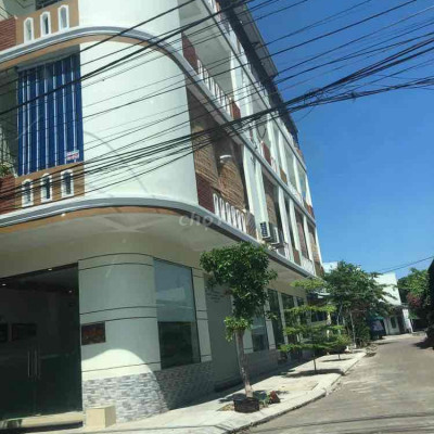 Cho thuê nhà 2 mặt tiền đường Chiến Thắng