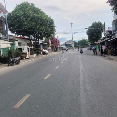 Lô đất giáp ranh với Đà Nẵng, giá chính chủ chỉ 5xx, đã có sổ.