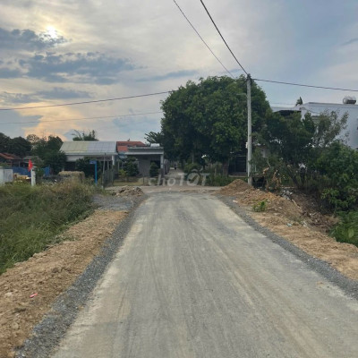 Cần bán gấp 2 lô liền kề ngay đường đang mở giá chỉ 600tr, gần Đà Nẵng