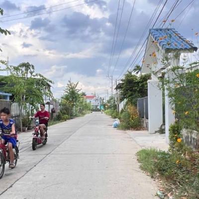 Mặt tiền sát trục DH3-ngay chợ La Thọ giá chỉ 610-Đường QH17m5