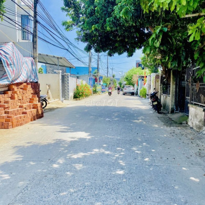 Bán nhanh lô đất gần ngay chợ La Thọ đường bê tông 5m giá chỉ 610tr