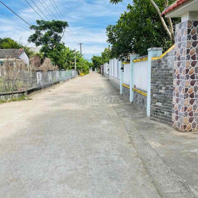 Cần gấp tiền bán nhanh lô đất gần trạm thu phí Điện Bàn. ngay chợ