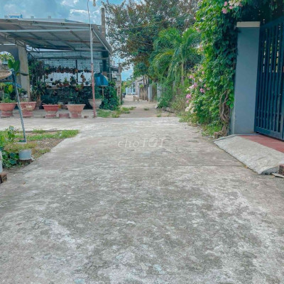 E cần bán lô đất điện ngọc bê tông chính hơn 4m