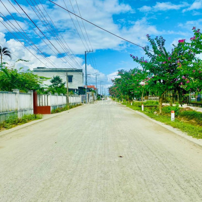 2 lô liền kề làm nhà vườn biệt thự nằm gần chợ La Thọ-Đường CGQH 17m5.