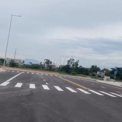 Đất ven biển đường võ chí công