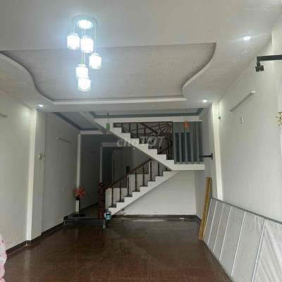 mặt tiền kinh doanh phạm như sương sát ngã tư điện ngọc