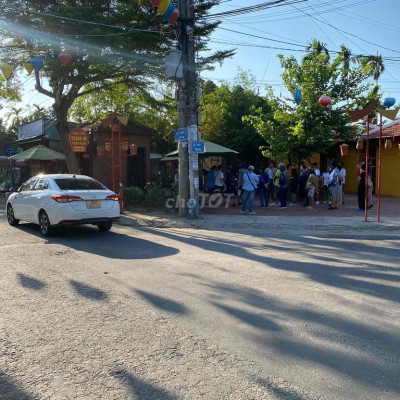 nha 2mat tien nha mat me gan song 2tang khu du lich.