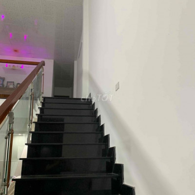 Nhà Mê Lửng Điện Ngọc 3 phòng ngủ