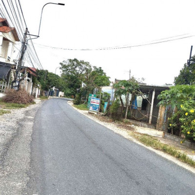 Bán 273m2 đất đường DH1 gần ngã 3 lầu sụp ,  ngang 13m tách được 2 lô