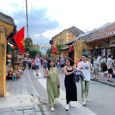 Cần bán căn nhà mặt tiền Trần Phú, phố cổ Hội An, đoạn sầm uất