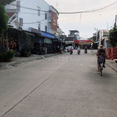 Đất sát QL1A đường BT 5m5 - cách đường nhựa 80m - cạnh KPC Nam Phước