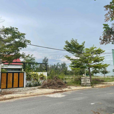 SÓT LÔ RẺ NHẤT KHU ĐÔ THỊ SÁT FPT