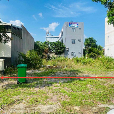 Mặt tiền đường 34m, sạch đẹp, cạnh FPT và trường P.C.Trinh