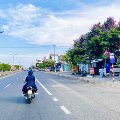 NGỘP BANK - Bán gấp 210m2 đất đô thị ngang 14m giá siêu rẻ giáp Hội An