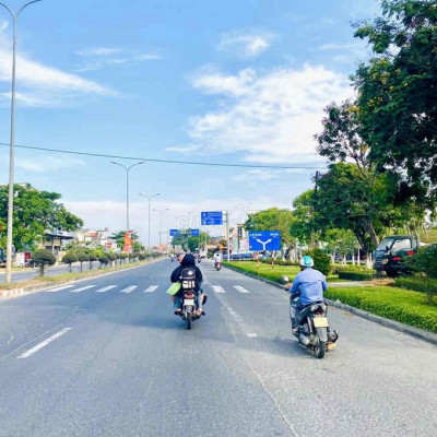 Giá sụp hầm cực rẻ biệt thự ngang 14m đường QH 10m5 giáp Hội An/Bao sổ