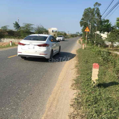 BÁN 200m2 ĐẤT MẶT TIỀN DT605