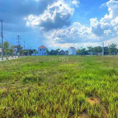 Cần bán gấp lô đất sổ hồng riêng đối diện siêu thị Go giá chỉ từ 1tỷ2