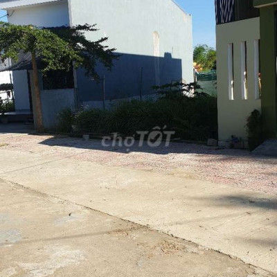 Chủ cần bán gấp đất Điện Ngọc đường 5m chỉ 850tr, giáp Đà Nẵng