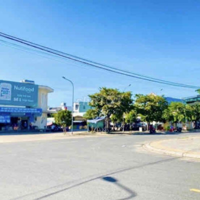 SỤP HẦM - 197m2 ngang 10m trung tâm sầm uất giá cực rẻ/Sổ sẵn/Đường 5m