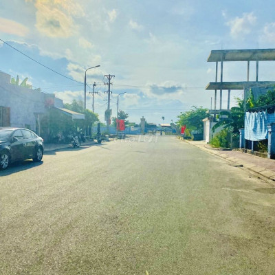 115m2 nằm ở đường Võ Thị Sáu-Sau lưng sân vận động chợ Chùa -Giá 7xxtr