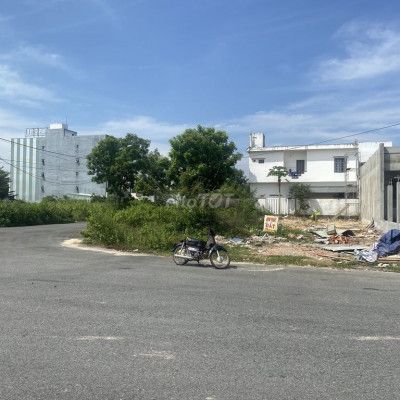 Cho thuê đất sổ đỏ 140m2 đường Trịnh Hoài Đức gần trường đại học FPT