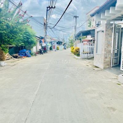 Bán gấp 188m2 đường QH 10.5m sau UBND Thị Trấn Nam Phước