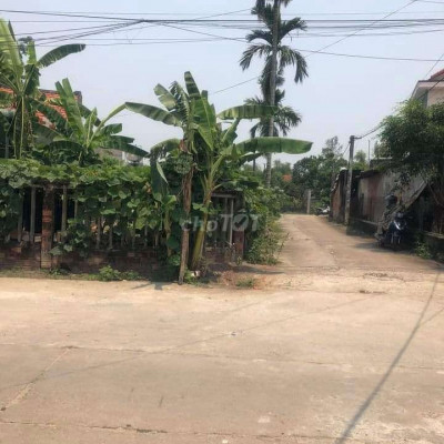 Bán lô 2 mặt tiền 208m2 đường bê tông 9m đường còn lại 5m