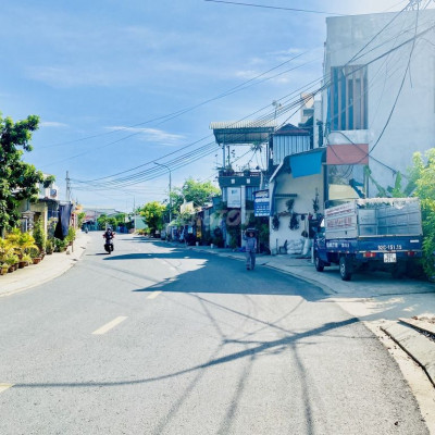 Bán gấp đất DT 253m2 đất ngay trung tâm thị Trấn Nam Phước chỉ 795tr