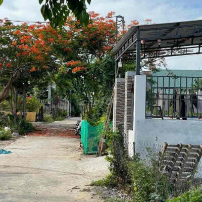 Điện Nam Bắc cách DT607 vài bước chân