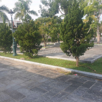 BÁN NHÀ ,ĐỆP ,WELL SÁT CÔNG VIÊN .THOÁNG MÁT ,SẠCH ,AN NINH ,