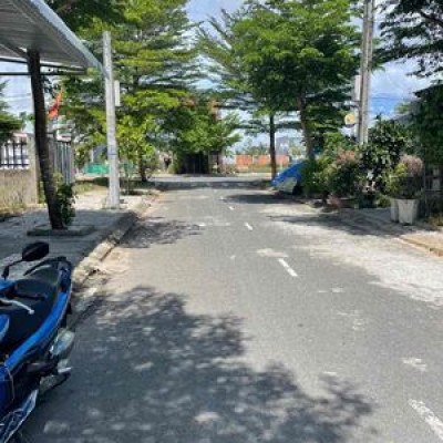 Bán Lô Góc Điện Ngọc gần trục Dũng Sĩ ngang 8m giá rẻ