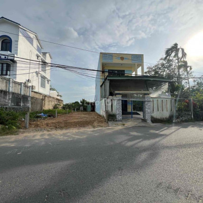 Mặt tiền Đồng Nà nhìn qua cầu Ông Điền giá sập thị truong